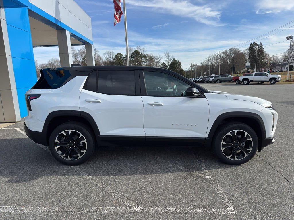 New 2026 Chevrolet Equinox LT w/ Convenience Package II image 3