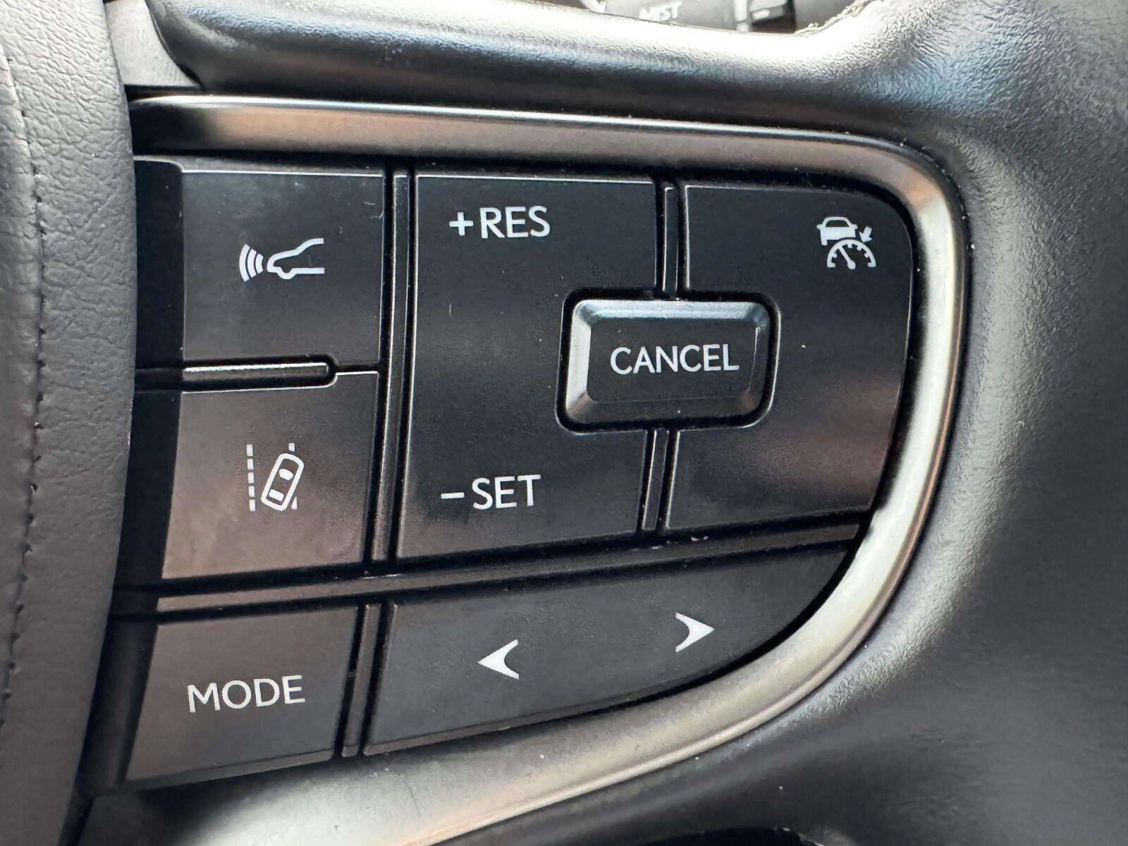 Used 2023 Lexus LS 500 w/ Interior Upgrade Package RWD image 25
