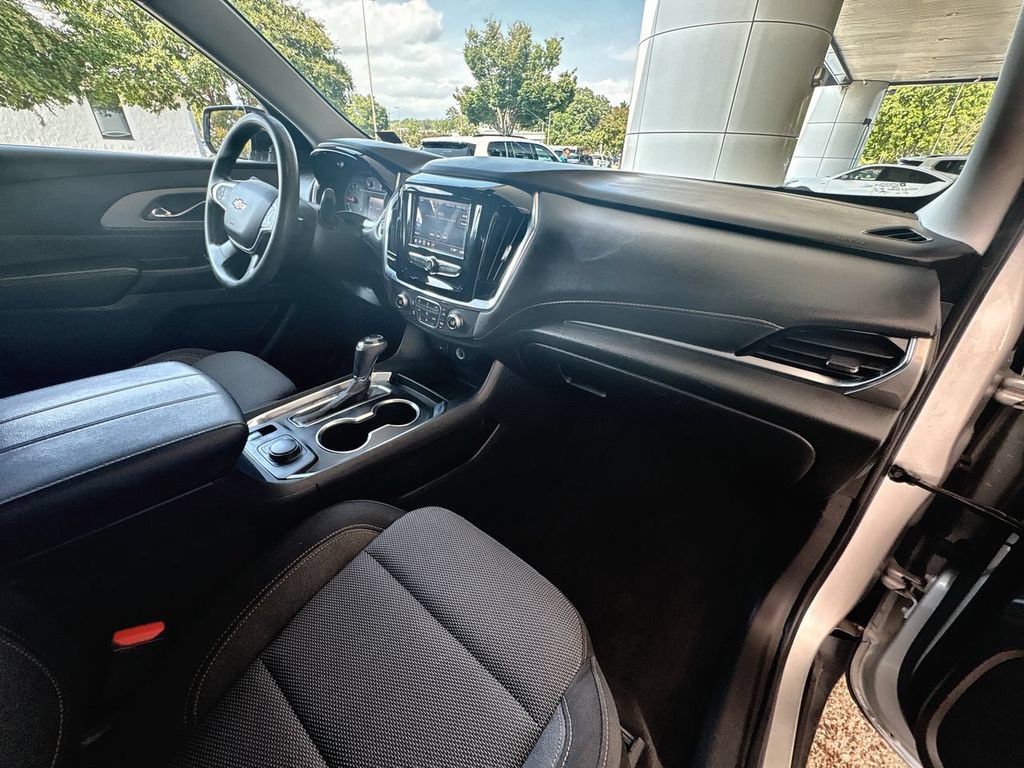 Used 2020 Chevrolet Traverse LS FWD image 28