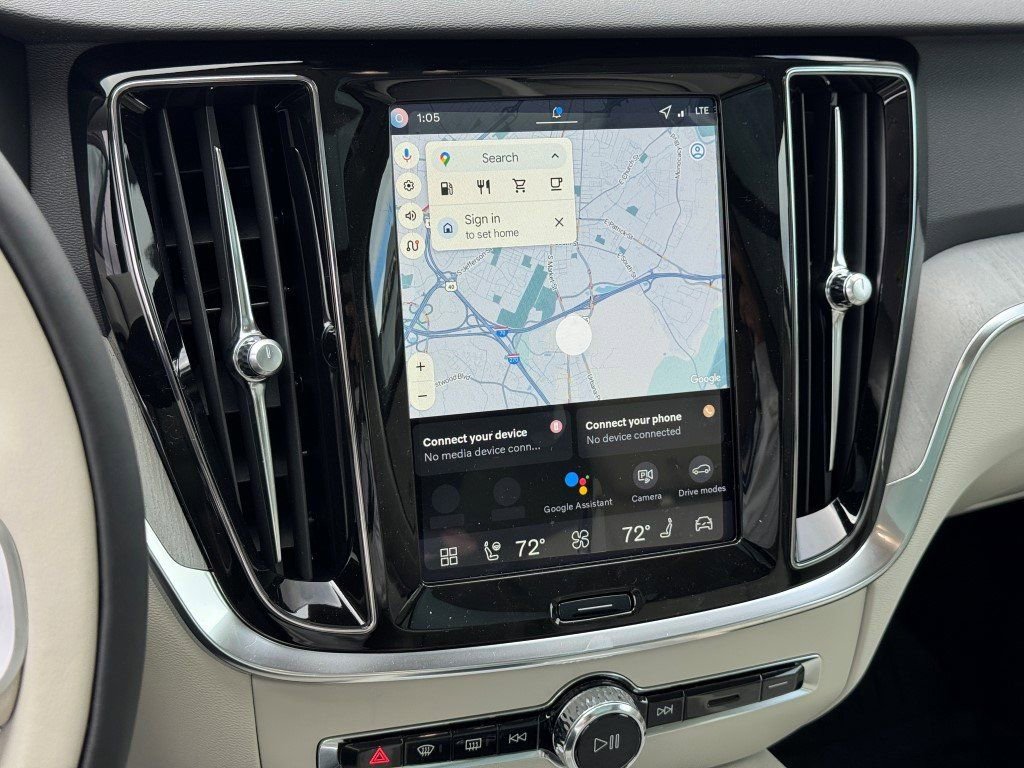 New 2026 Volvo V60 B5 Cross Country Plus w/ Protection Package Premier image 23