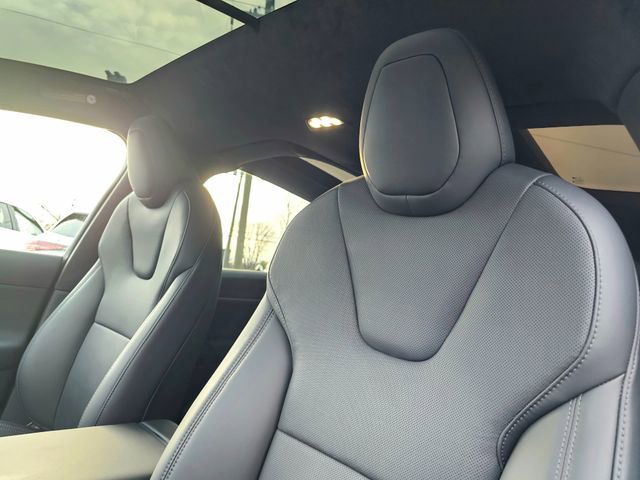 Used 2024 Tesla Model X image 19