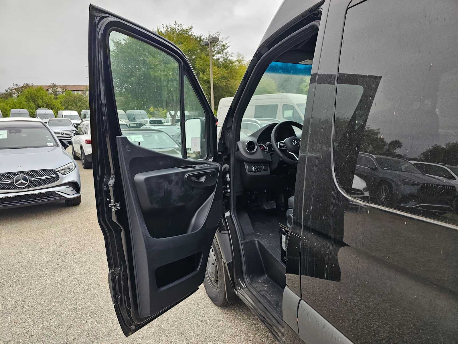 Used 2024 Mercedes-Benz Sprinter 3500 image 17