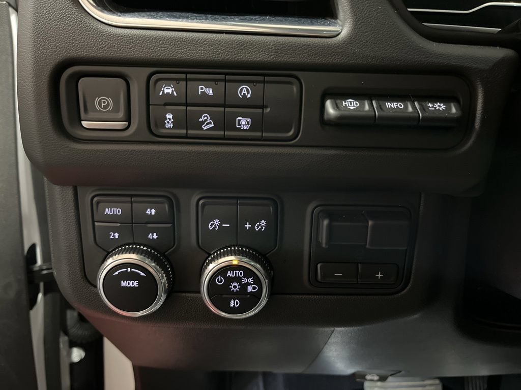 Certified 2023 GMC Yukon AT4 w/ Technology Package AWD/4WD image 13