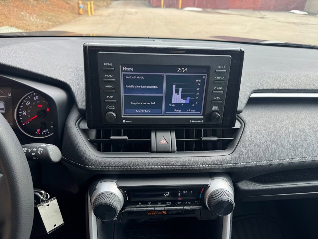 Used 2021 Toyota RAV4 LE image 24