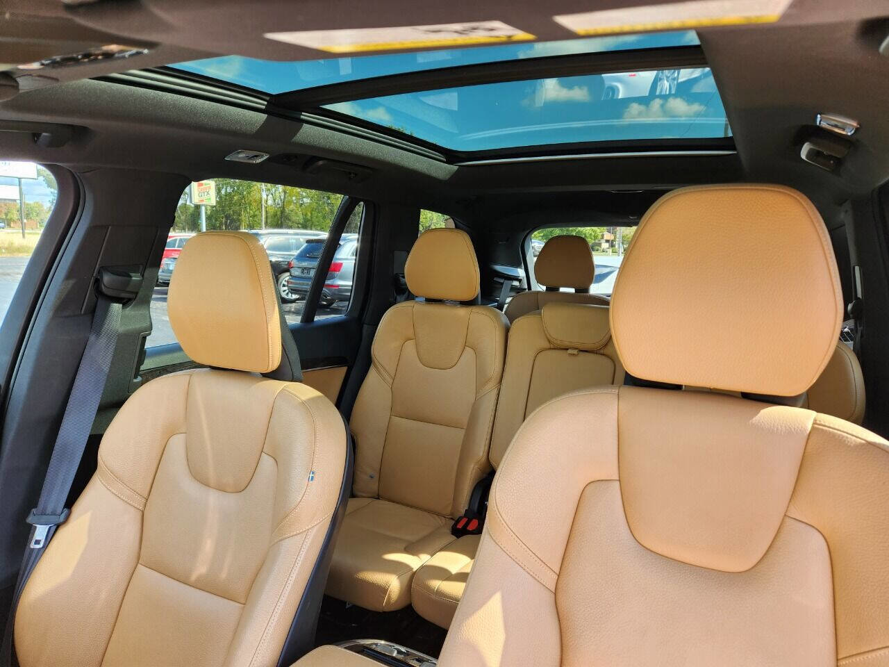 Used 2019 Volvo XC90 T6 Momentum w/ Advanced Package image 12