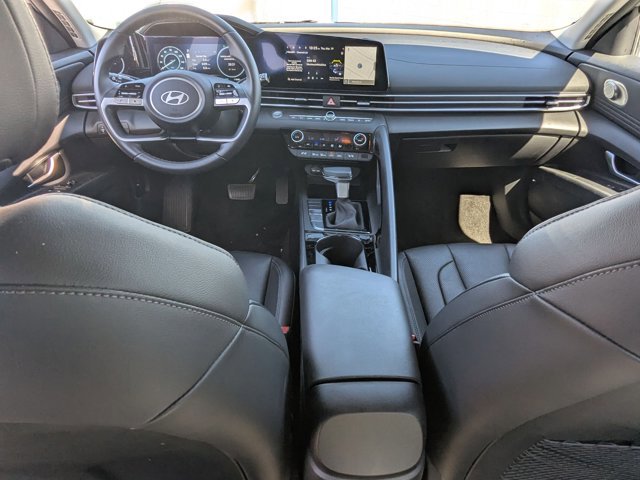 Used 2025 Hyundai Elantra Limited image 17