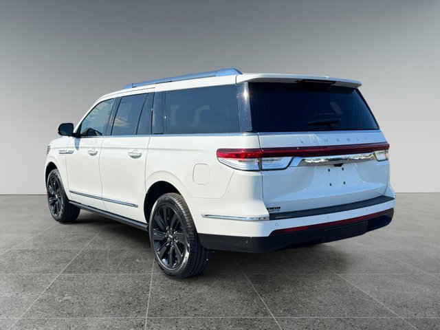 Used 2024 Lincoln Navigator L Reserve AWD/4WD image 3