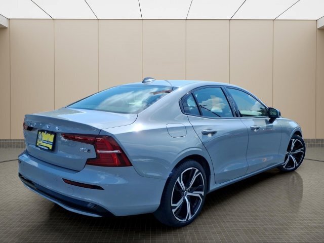 Used 2024 Volvo S60 B5 Core AWD/4WD image 8