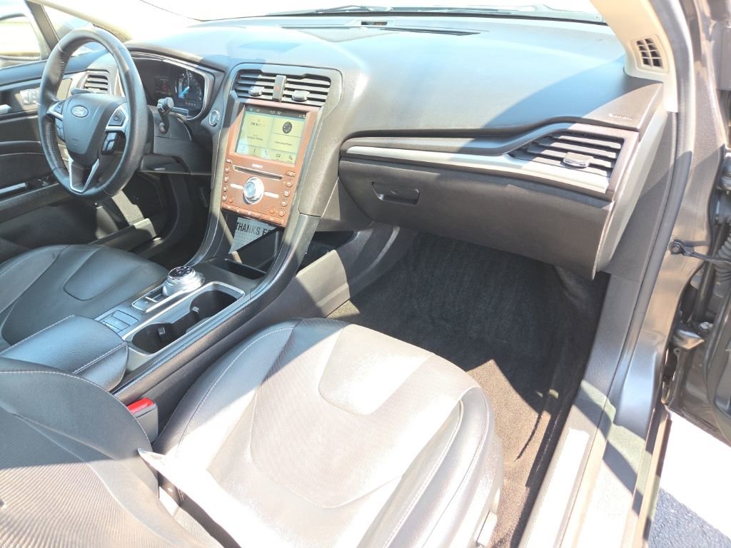 Used 2018 Ford Fusion Titanium FWD image 21
