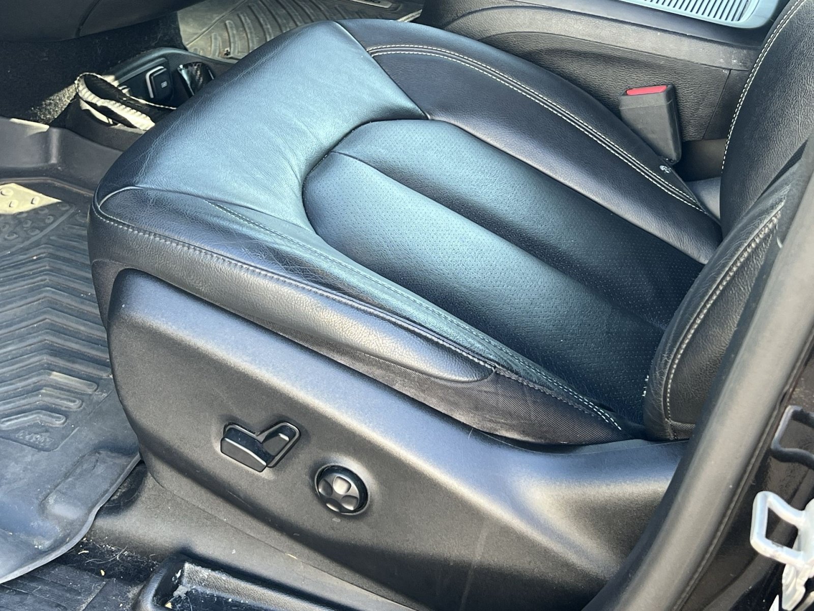 Used 2020 Chrysler Pacifica Touring-L Plus FWD image 11