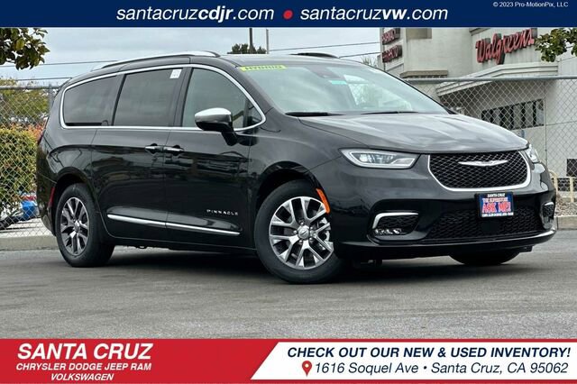 New 2023 Chrysler Pacifica Pinnacle image 1