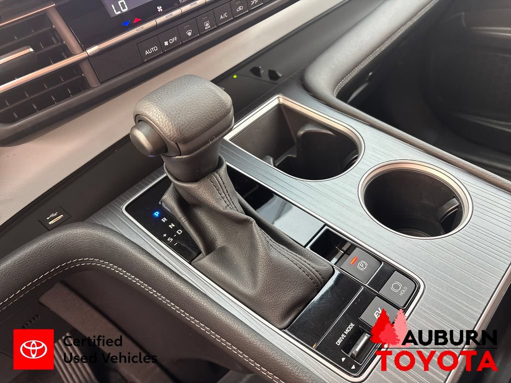 Certified 2025 Toyota Sienna LE AWD/4WD image 22