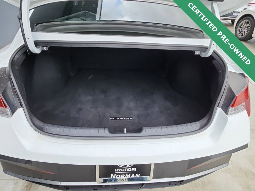 Certified 2025 Hyundai Elantra SEL image 10