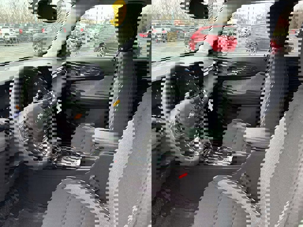 New 2026 Chevrolet TrailBlazer LT w/ Convenience Package AWD/4WD image 2