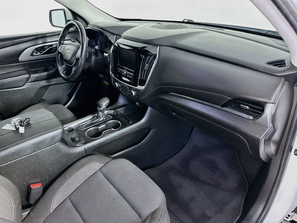 Used 2021 Chevrolet Traverse LT w/ LPO, Cargo Package FWD image 30