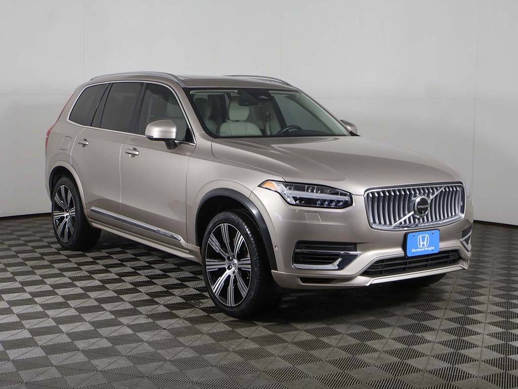 Used 2024 Volvo XC90 T8 Plus w/ Protection Package Premier AWD/4WD image 2
