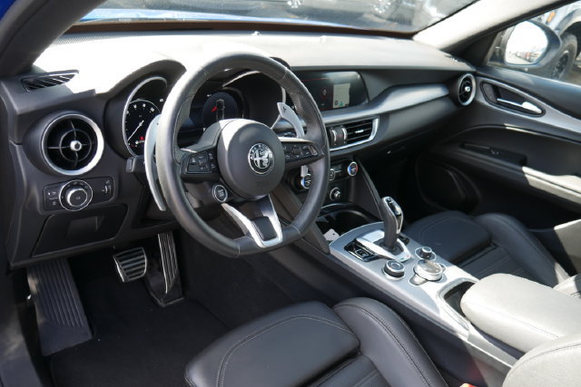Used 2024 Alfa Romeo Stelvio Veloce AWD/4WD image 17