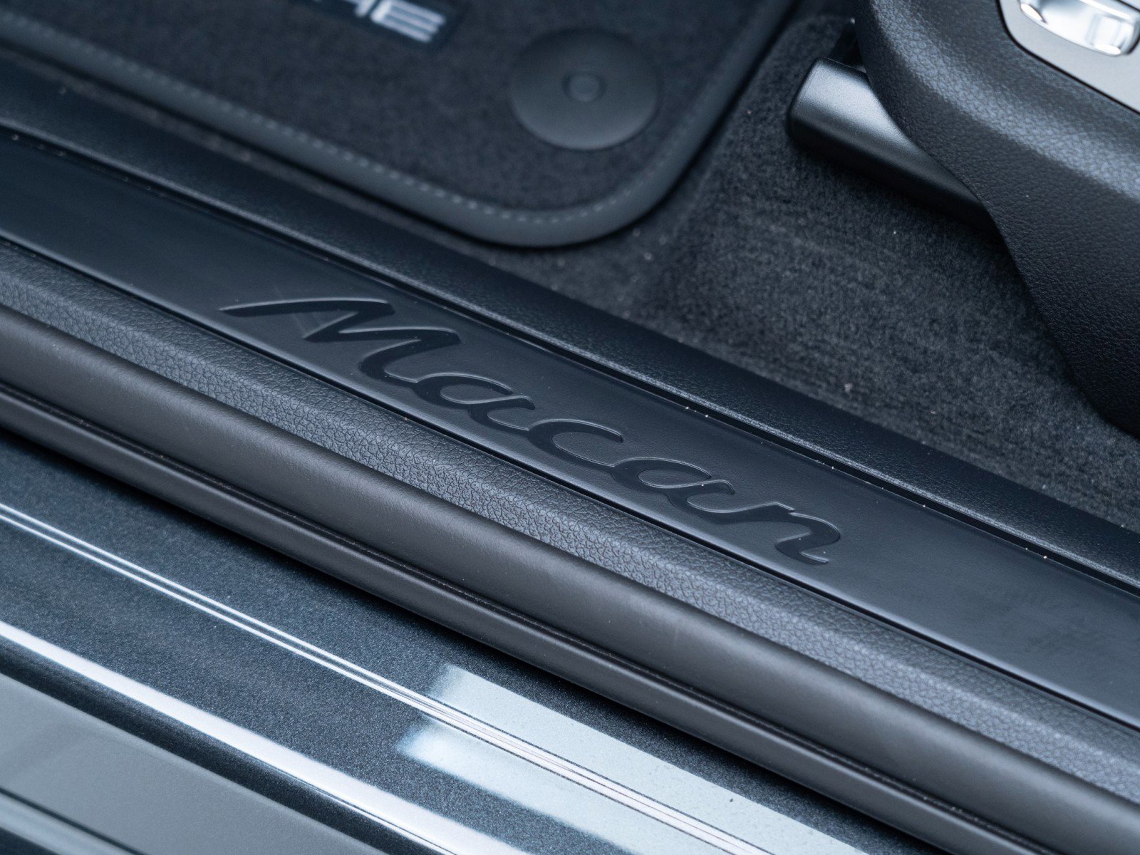 New 2026 Porsche Macan image 14