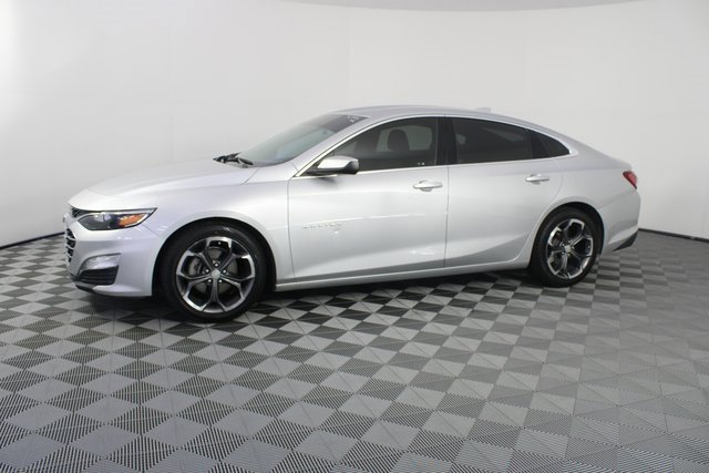 Used 2022 Chevrolet Malibu LT image 2