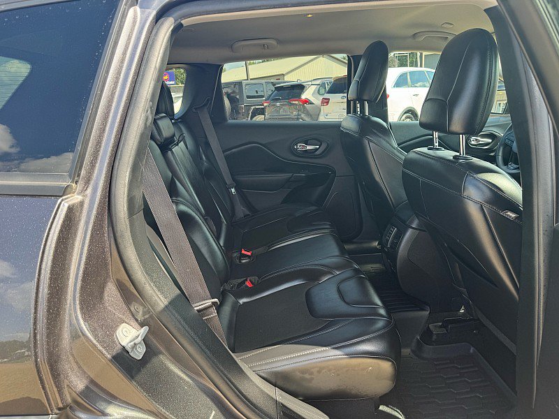 Used 2020 Jeep Cherokee Latitude Plus AWD/4WD image 20