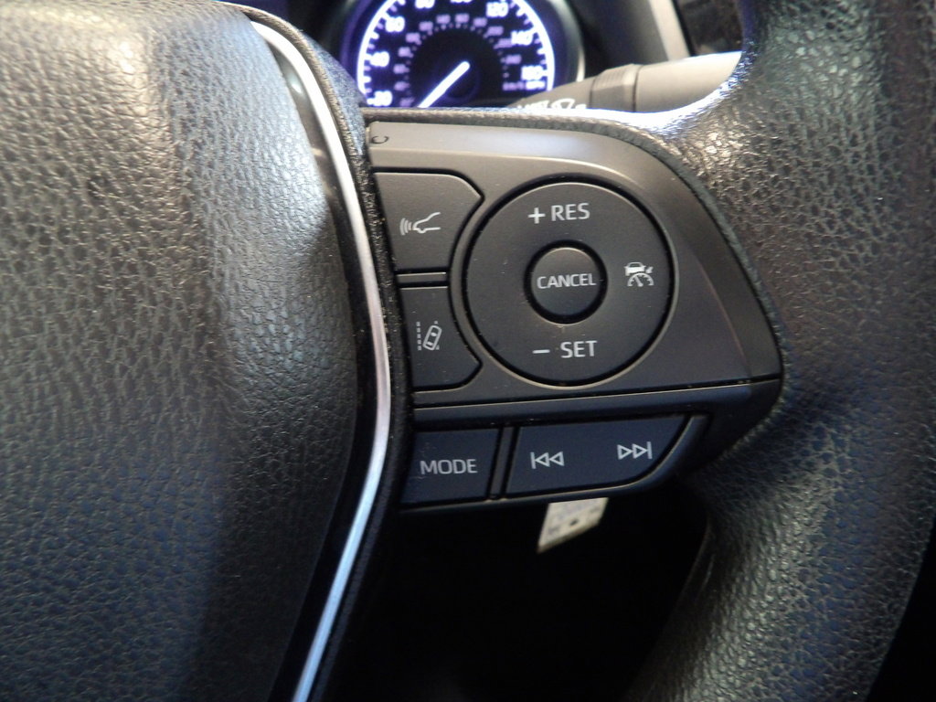Used 2019 Toyota Camry LE image 29