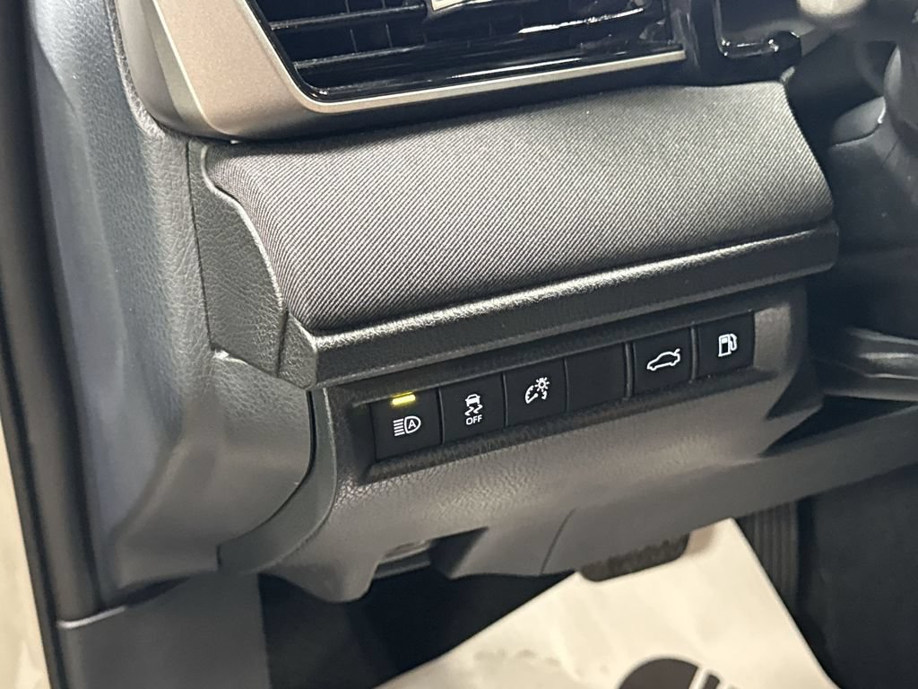 Used 2025 Toyota Camry LE FWD image 16