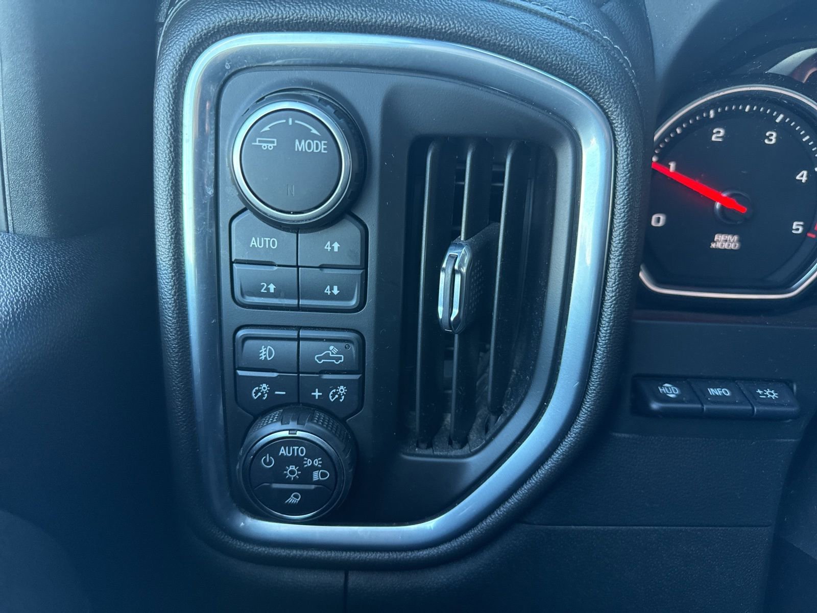 Used 2022 Chevrolet Silverado 3500 High Country w/ Z71 Off-Road Package image 35