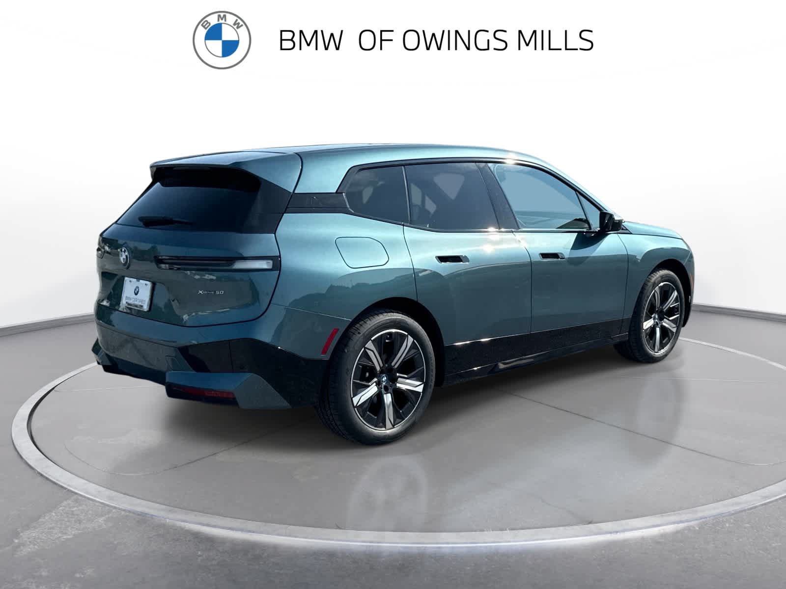 Used 2024 BMW iX xDrive50 w/ Sport Package AWD/4WD image 9