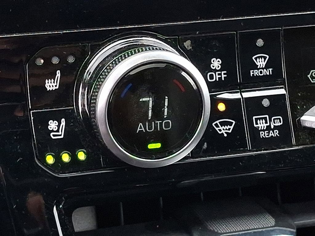 Used 2023 Toyota Highlander Limited image 20