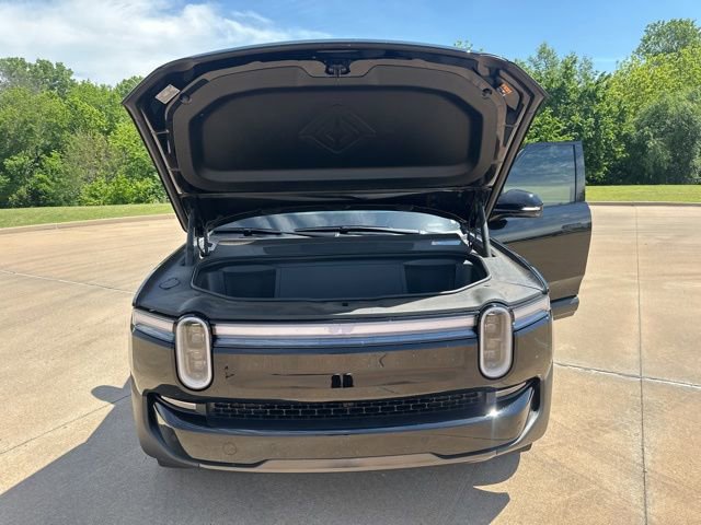 Used 2025 Rivian R1S Adventure AWD/4WD image 9
