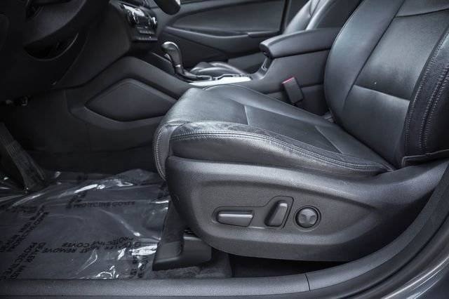 Used 2016 Hyundai Tucson Limited w/ Option Group 03 FWD image 11