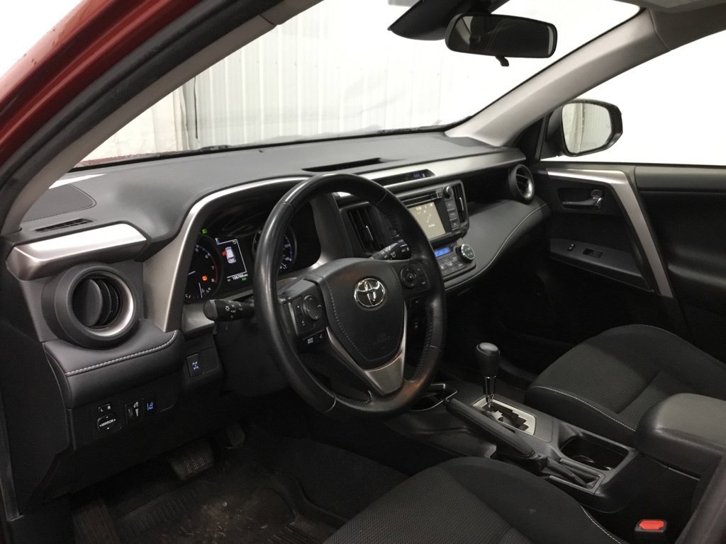 Used 2018 Toyota RAV4 XLE w/ Plus Extra Value Package AWD/4WD image 11
