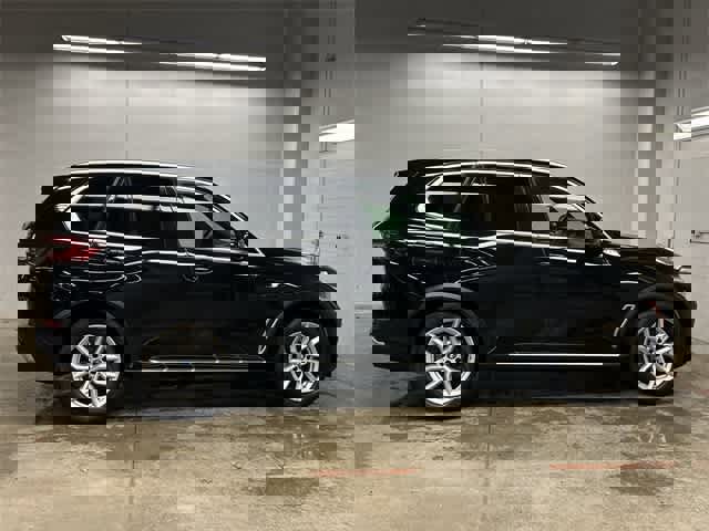 Used 2022 BMW X5 xDrive45e image 3