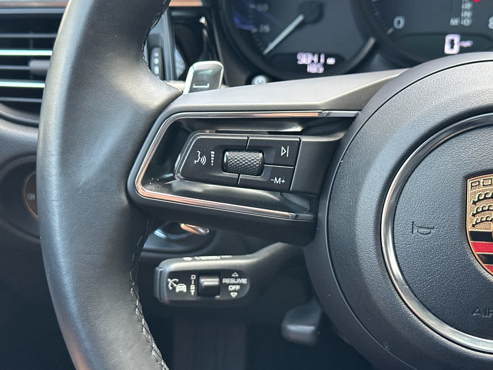 Certified 2023 Porsche Macan AWD/4WD image 26