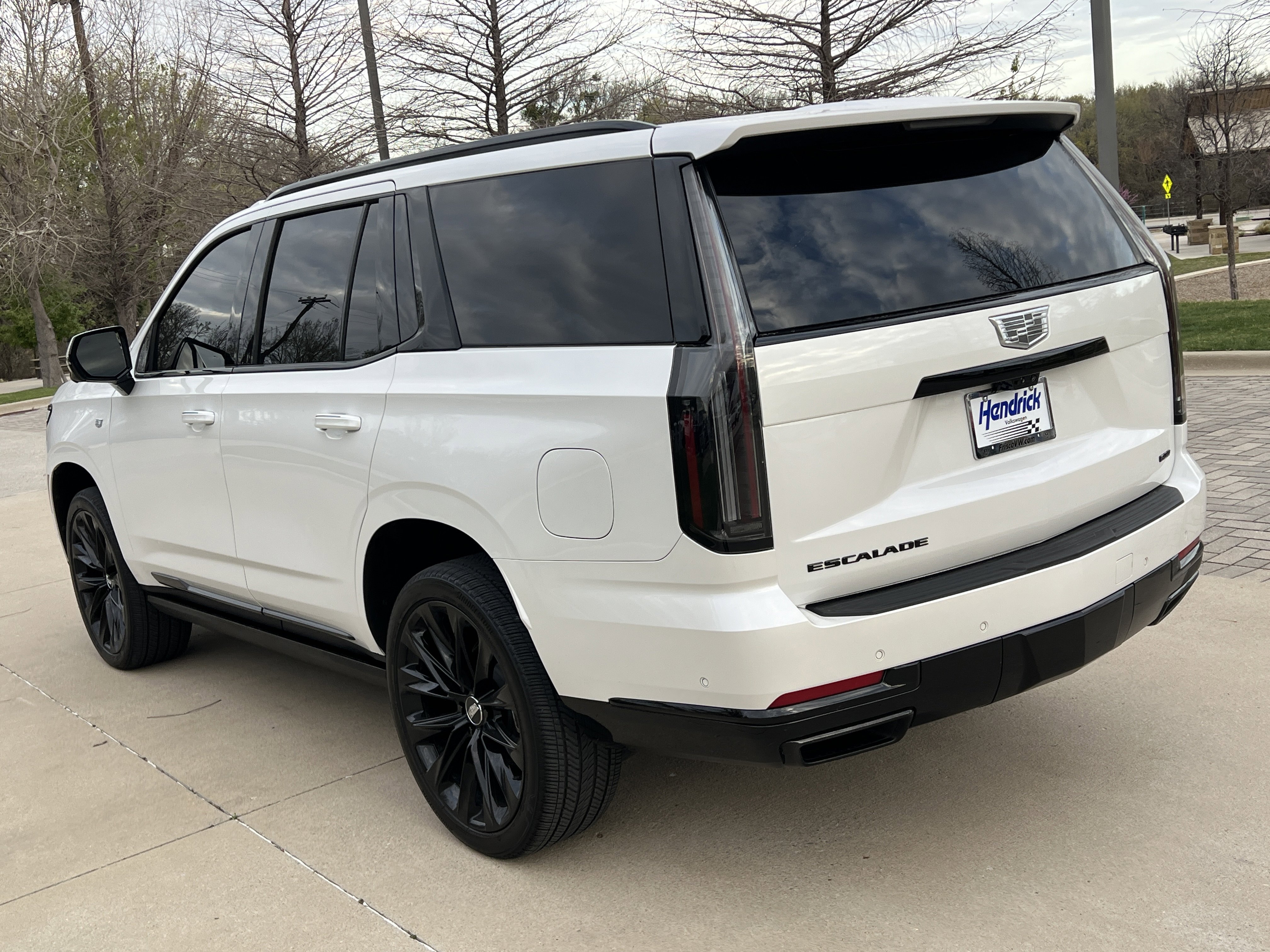 Used 2025 Cadillac Escalade Sport Platinum w/ LPO, ONYX Package AWD/4WD image 8