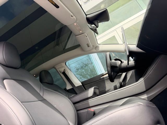 Used 2023 Tesla Model Y Long Range image 10