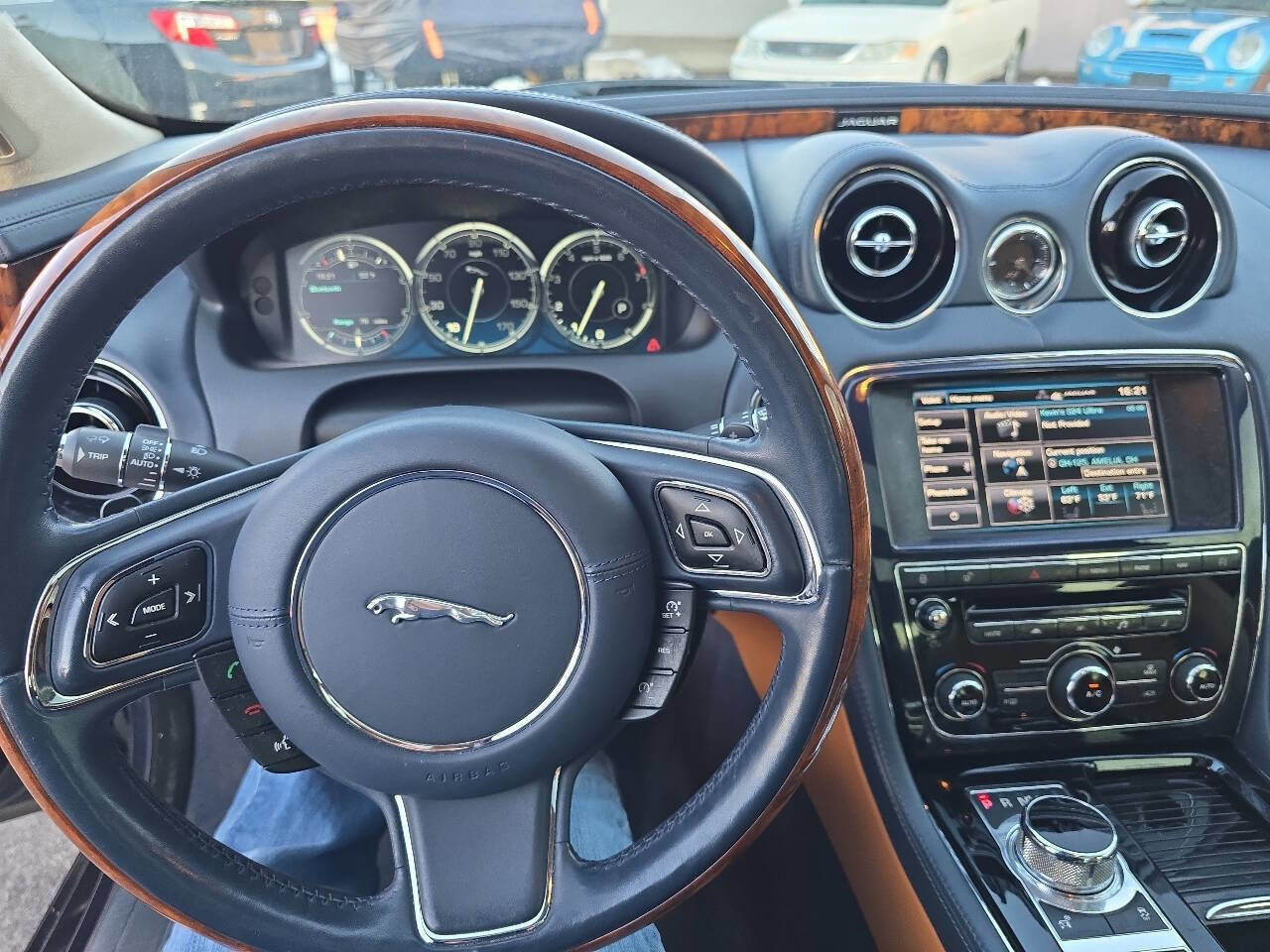 Used 2014 Jaguar XJ L Portfolio image 37
