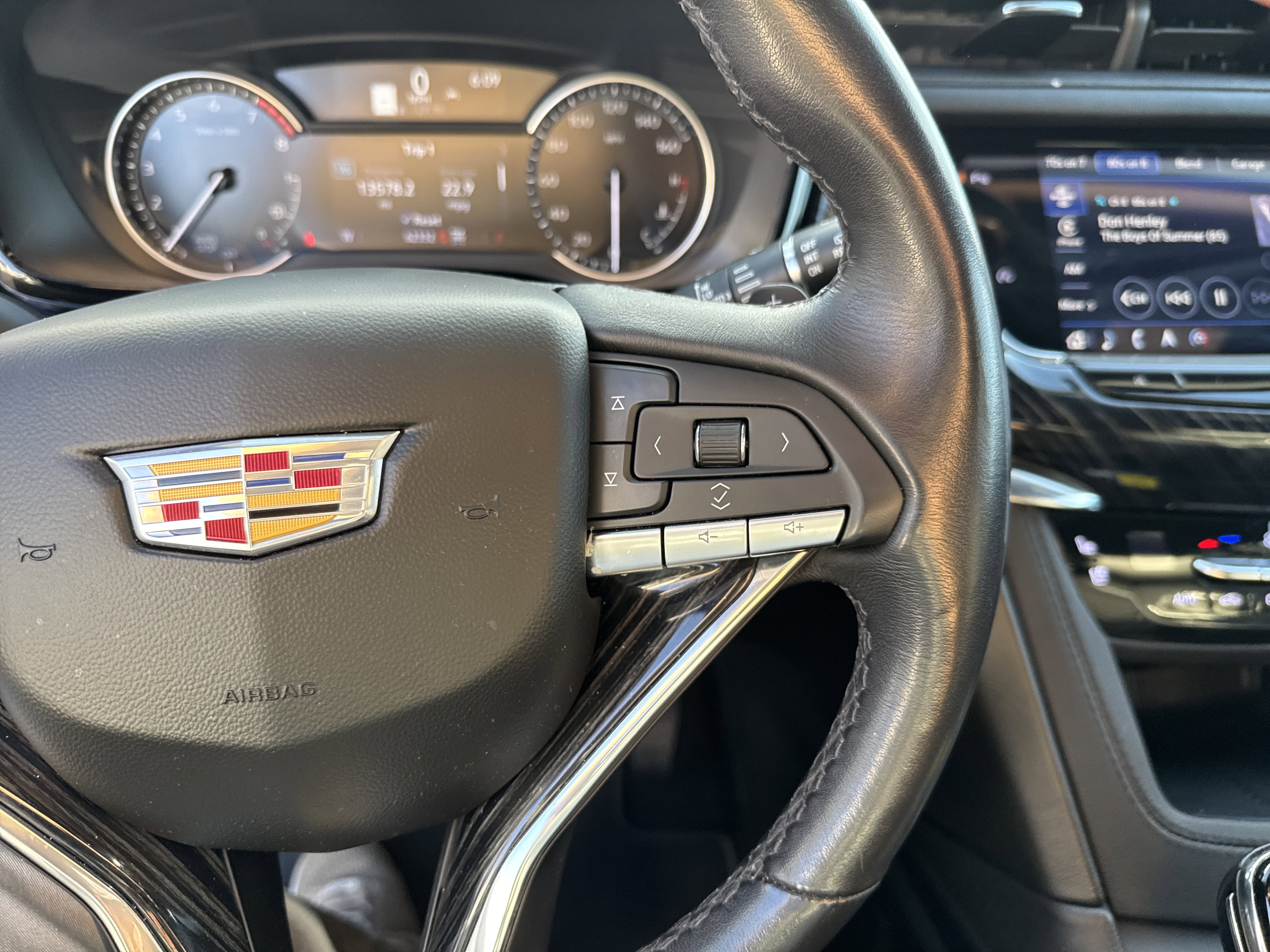 Used 2023 Cadillac XT6 Premium Luxury image 20