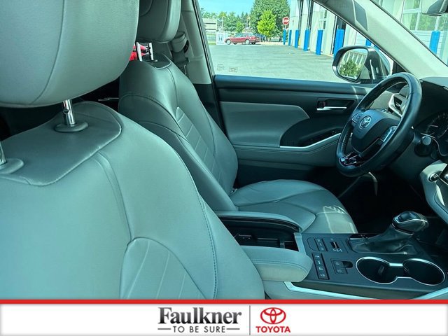 Certified 2020 Toyota Highlander XLE AWD/4WD image 23