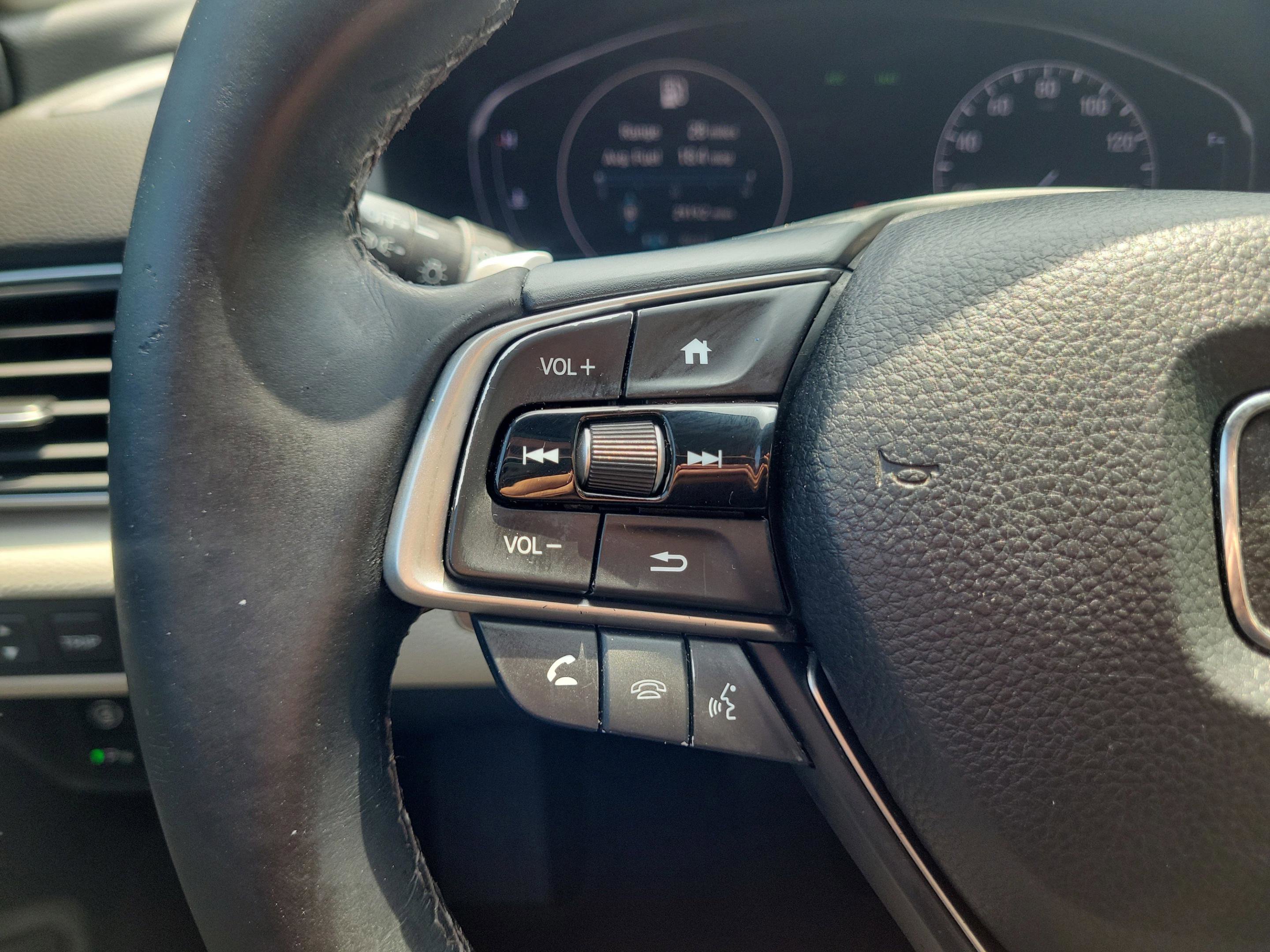 Used 2018 Honda Accord Touring image 30