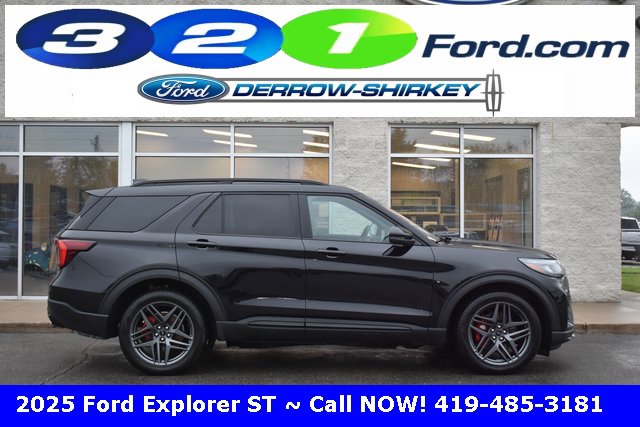 Used 2025 Ford Explorer ST image 3
