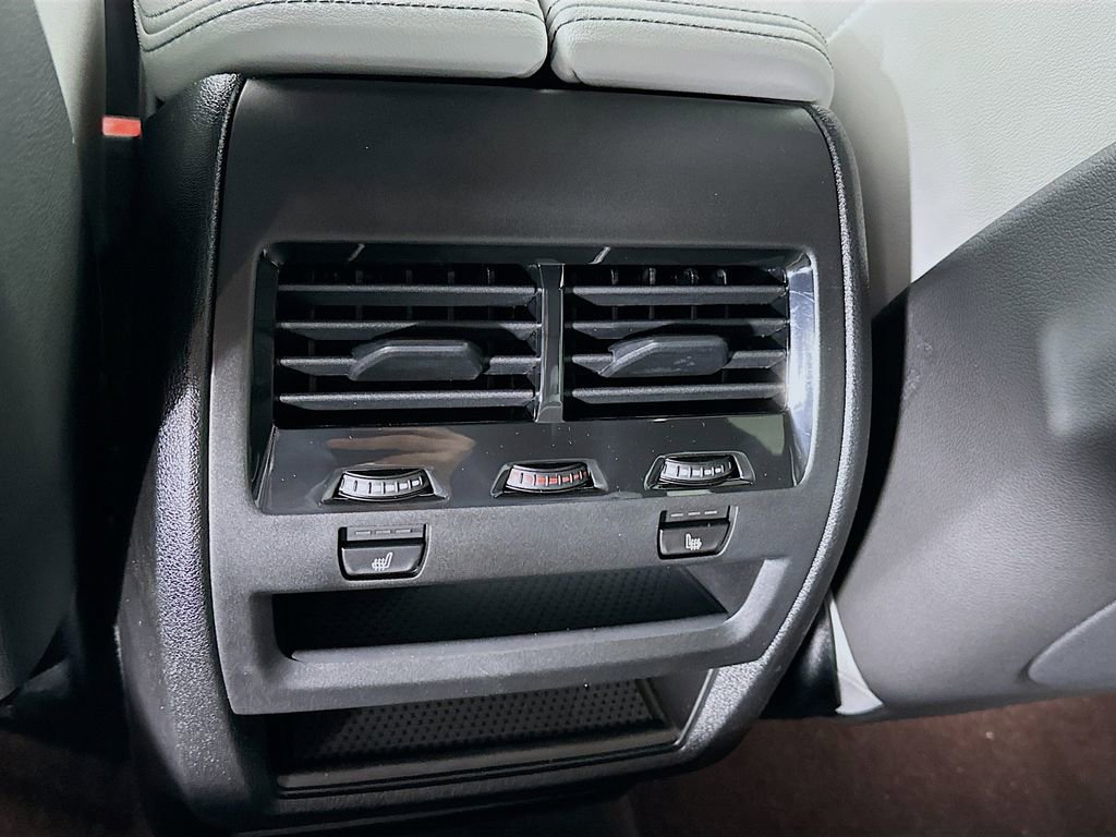 New 2026 BMW X5 xDrive50e w/ Premium Package image 33