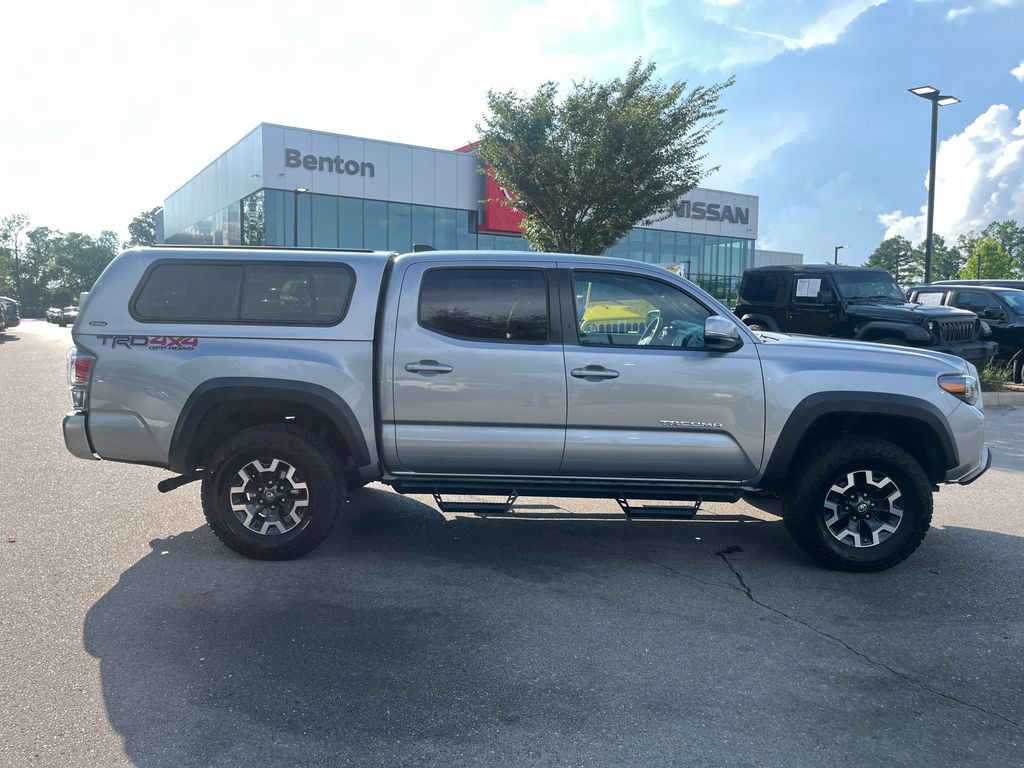 Used 2020 Toyota Tacoma TRD Off-Road w/ TRD Premium Off Road Package AWD/4WD image 7