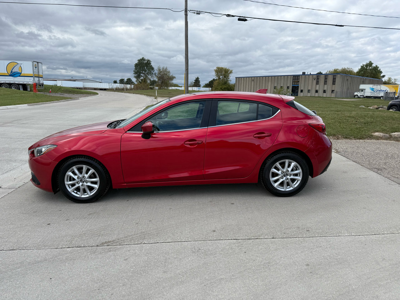 Used 2016 MAZDA MAZDA3 i Touring w/ Popular Equipment Package image 12