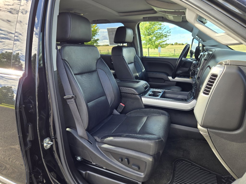 Used 2018 Chevrolet Silverado 3500 LTZ image 28