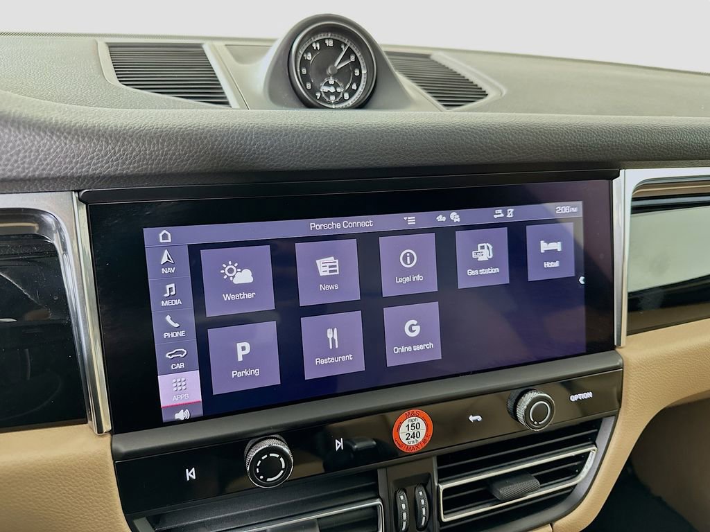 Used 2025 Porsche Macan image 15