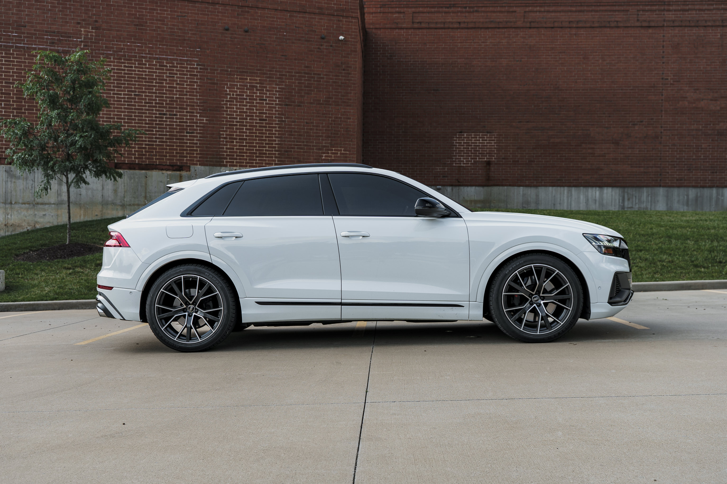 Used 2023 Audi SQ8 Prestige AWD/4WD image 3