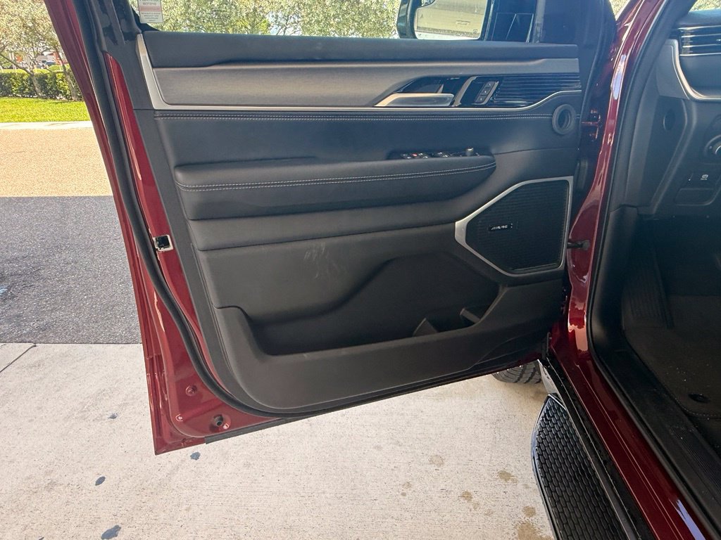 New 2026 Jeep Grand Wagoneer Limited AWD/4WD image 30
