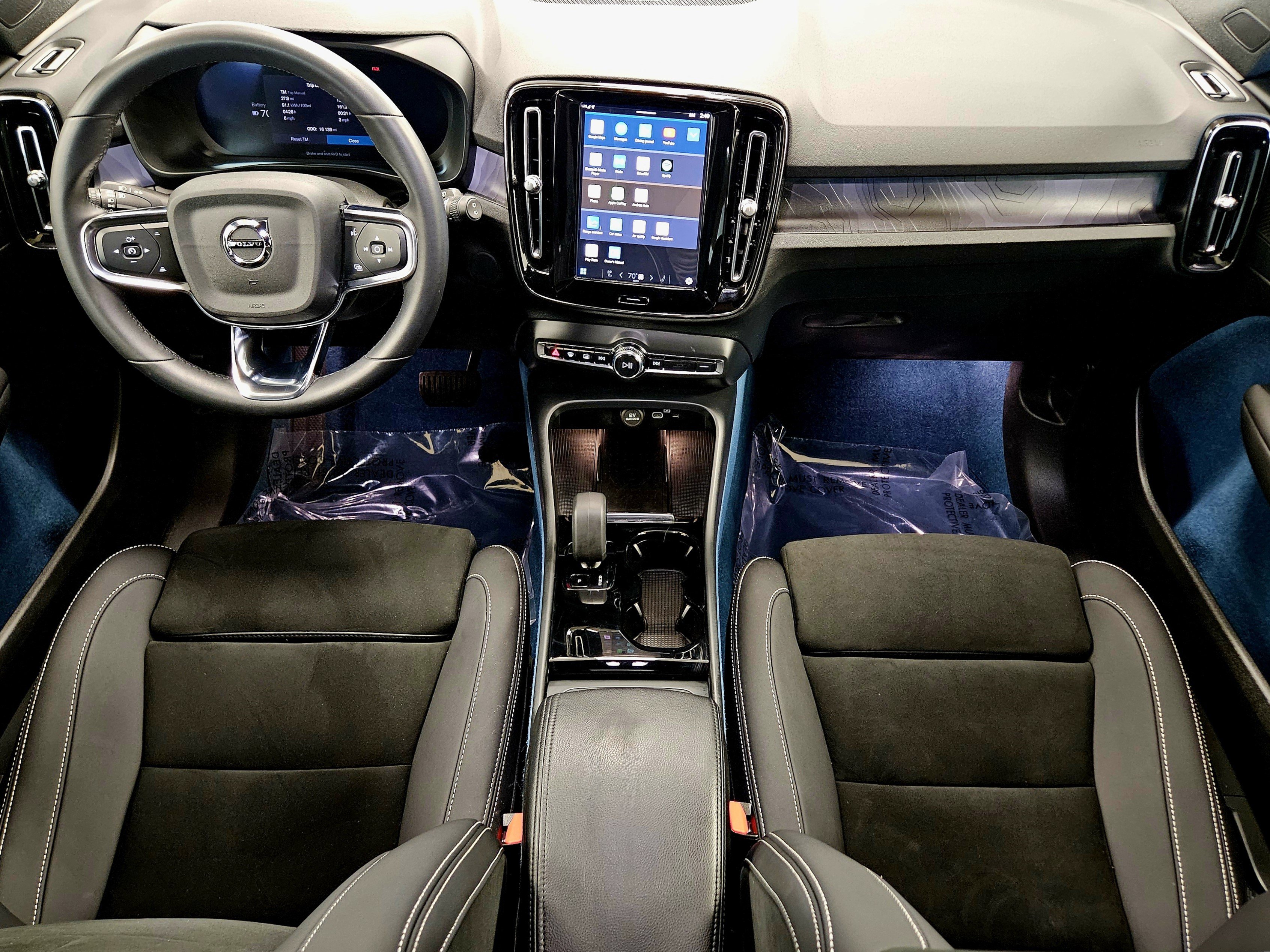 Used 2023 Volvo XC40 Recharge Ultimate image 13