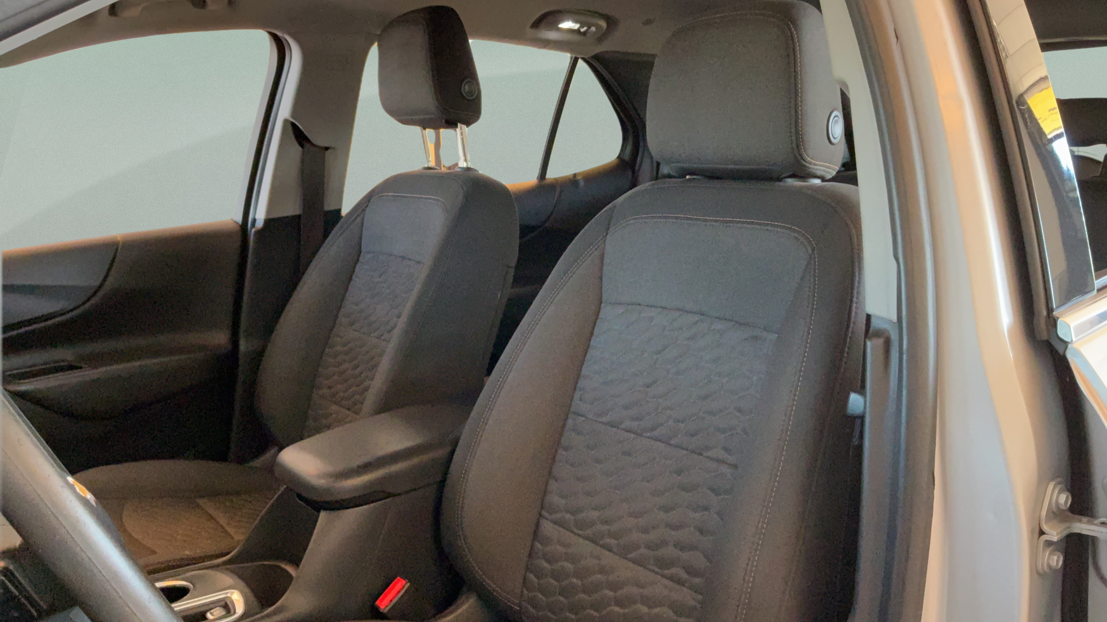 Used 2019 Chevrolet Equinox LT FWD image 23